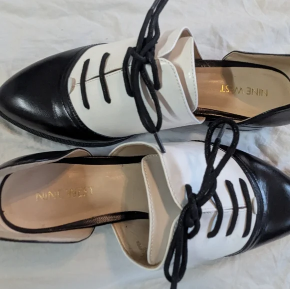 Nine West Nuckma Oxford Flats Size 8.5,Black and White Women's - Picture 5 of 13